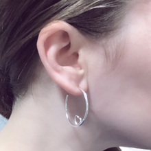 Load image into Gallery viewer, Balancing heart hoops - Love Flo