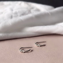 Load image into Gallery viewer, Elevate huggie hoops