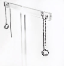 Load image into Gallery viewer, Embrace thread though chain earrings